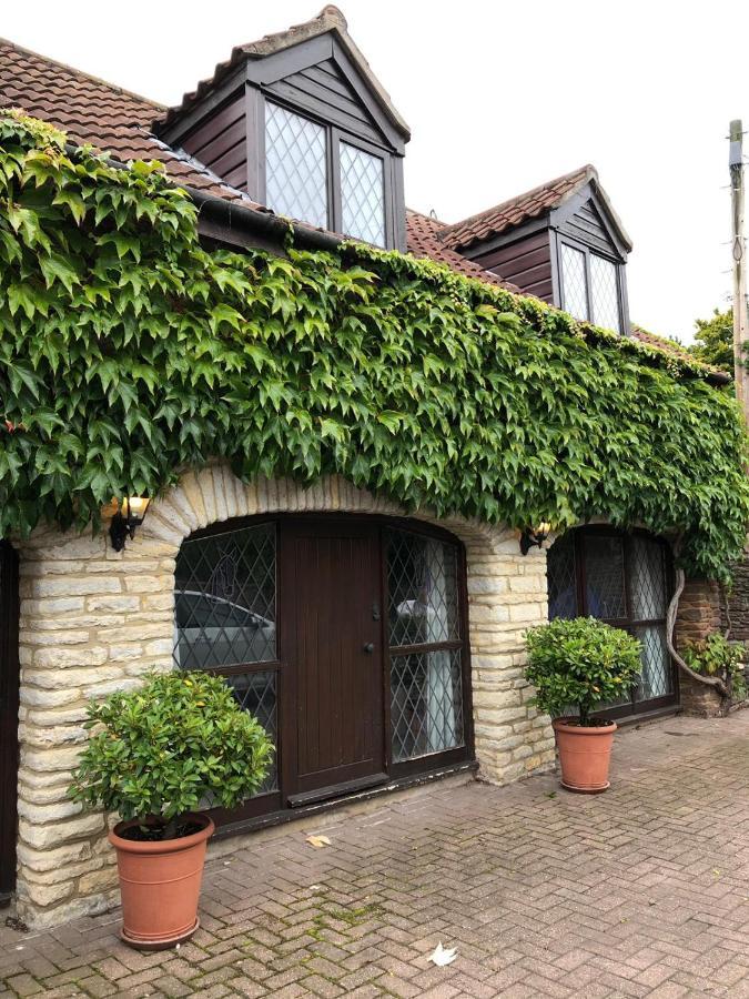 Villa The Old Coach House At Byre House Coalpit Heath Exterior foto